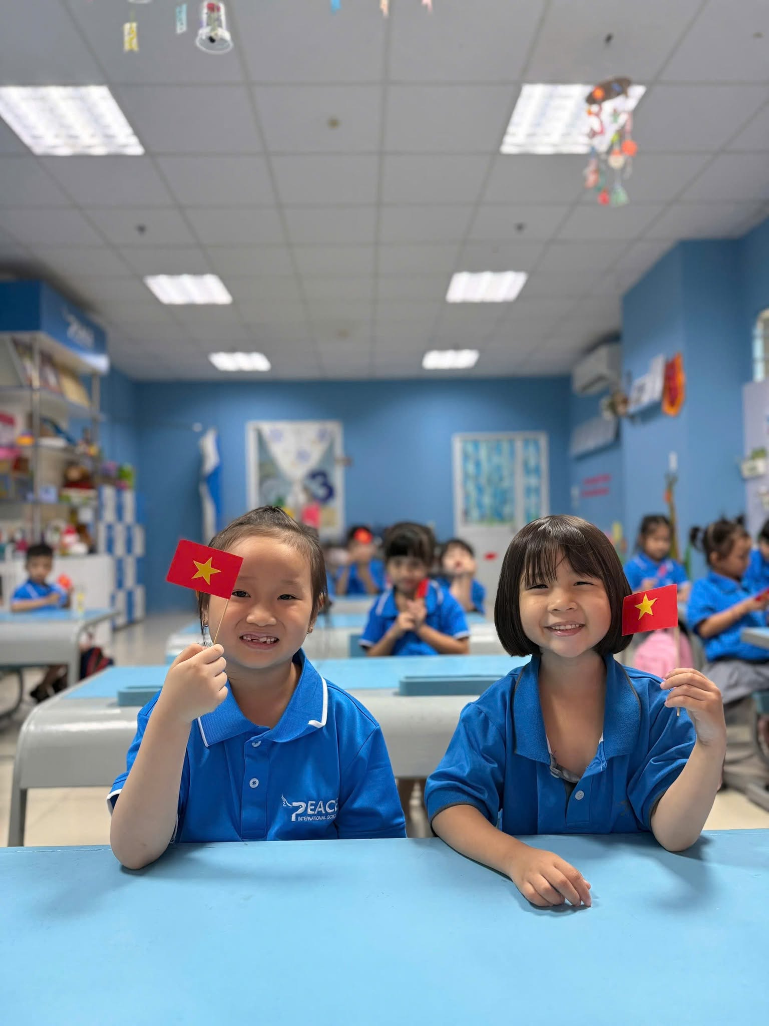 KHÁM PHÁ – SÁNG TẠO – THỎA SỨC ĐAM MÊ CÙNG CÂU LẠC BỘ STEM, KHÉO TAY